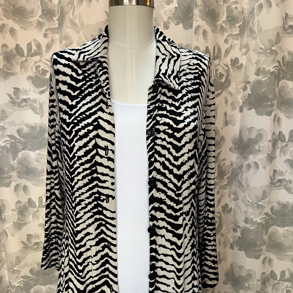 ITEM 270:  Chico’s “Travelers”  Zebra Print Dress. Size 1.